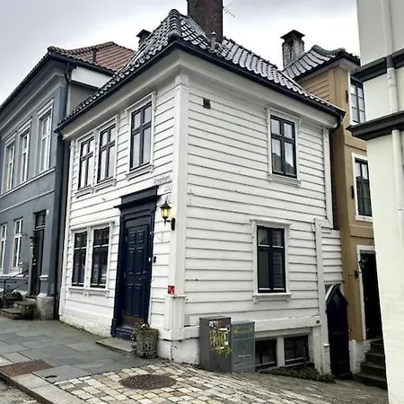 Cozy In Popular Street * Bergen